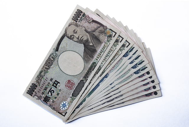 公務員の年収は低い?